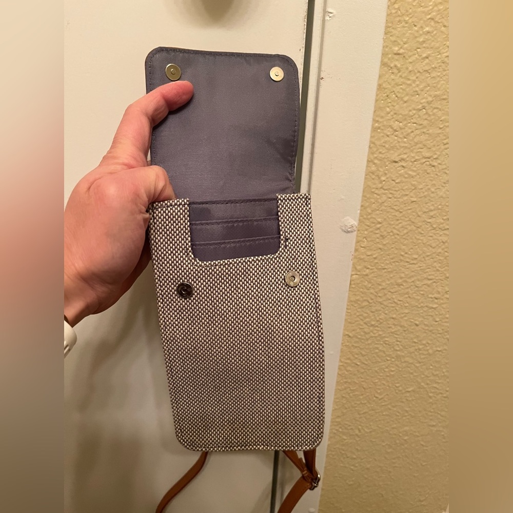 Thirty-One phone wallet